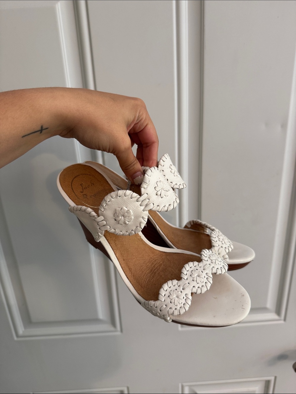 Jack Rogers White Floral Applique Leather Heeled Slides